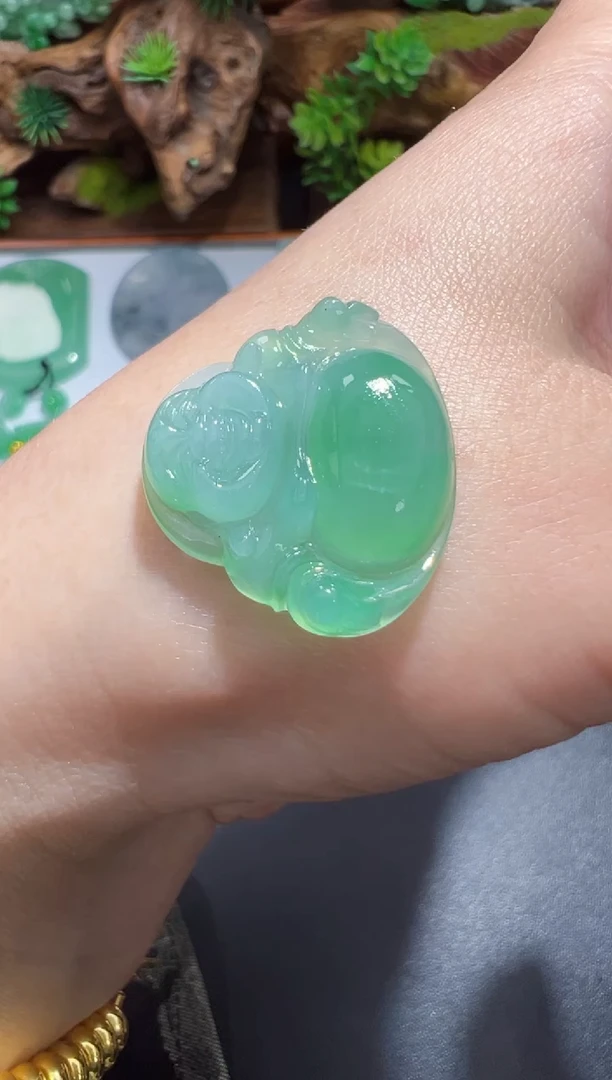 未镶嵌定制翡翠24.3*5.5佛公