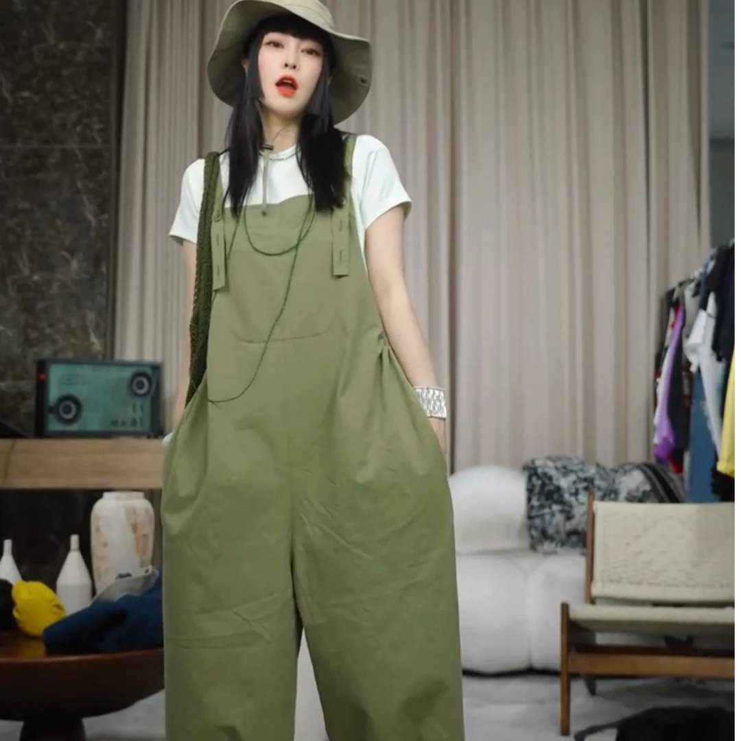 infobyfive2025夏季新款小绿色弯刀背带裤八分裤阔腿裤NF0504147