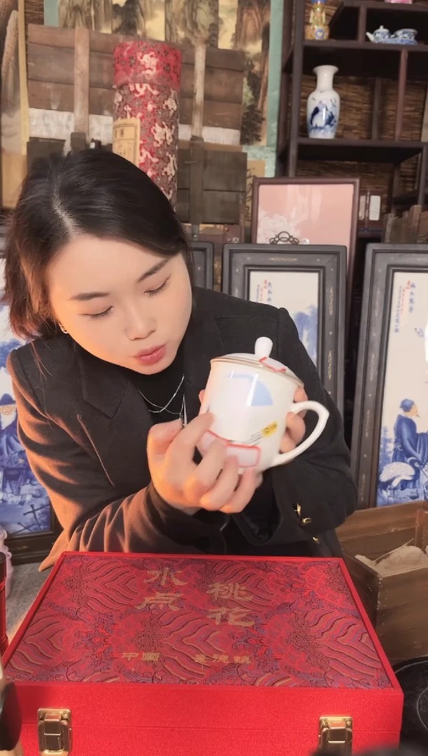 陶景德镇陶瓷摆件C305