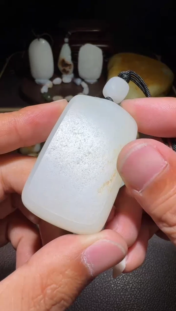 未镶嵌和田玉挂件和田玉