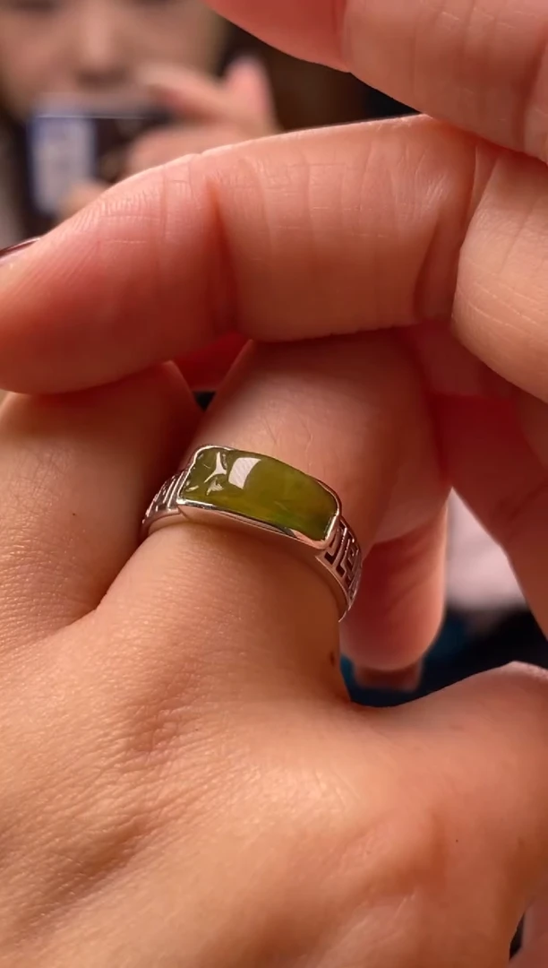 颈饰银S925镶嵌翡翠净货16900