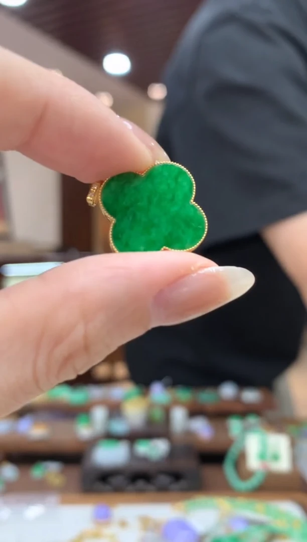 翡翠18K金镶嵌吊坠(不含链)四叶草