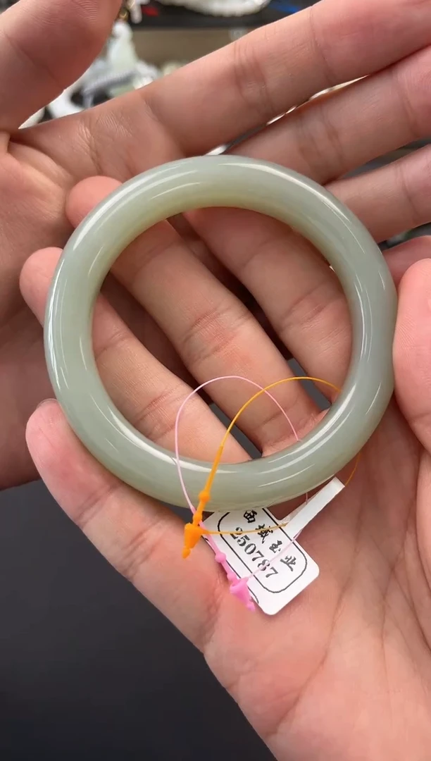 未镶嵌手串和田玉且末青白手镯卡59.6微色差