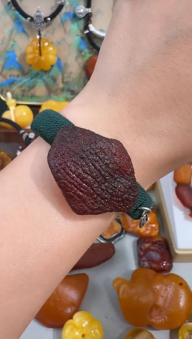 未镶嵌琥珀裸石琥珀