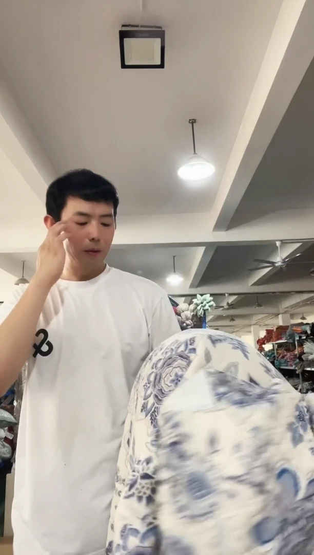 长绒棉A11蓝色花床盖
