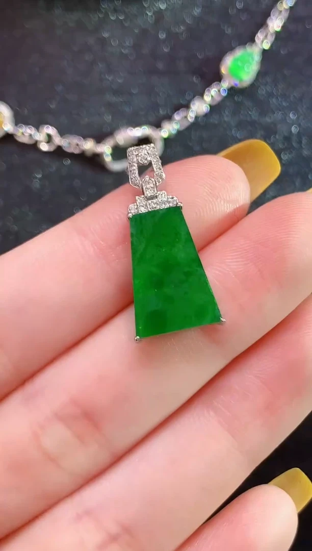 吊坠(不含链)18K金镶嵌翡翠L1968多样性发其一