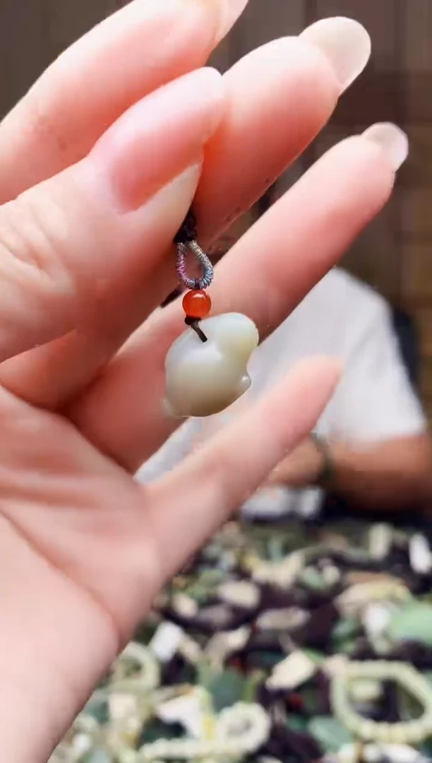 颈饰未镶嵌和田玉多样性发货，拍一发一