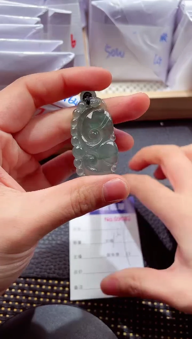 颈饰未镶嵌翡翠 000111