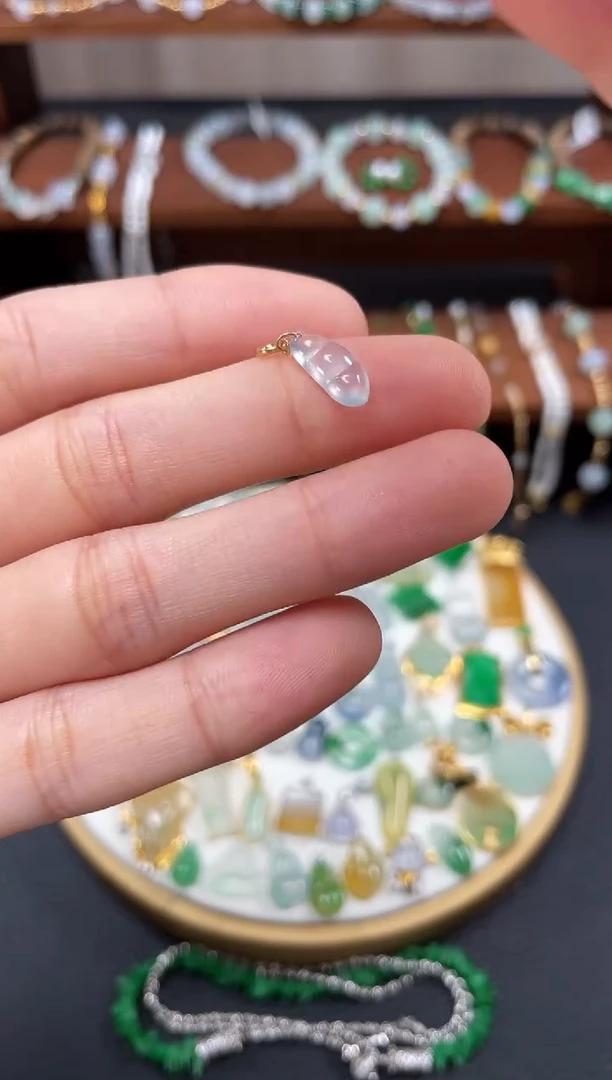 【闪购商品】翡翠吊坠(不含链)18K金镶嵌一个  JK652