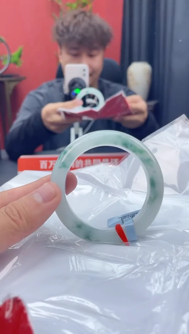 未镶嵌手镯翡翠10