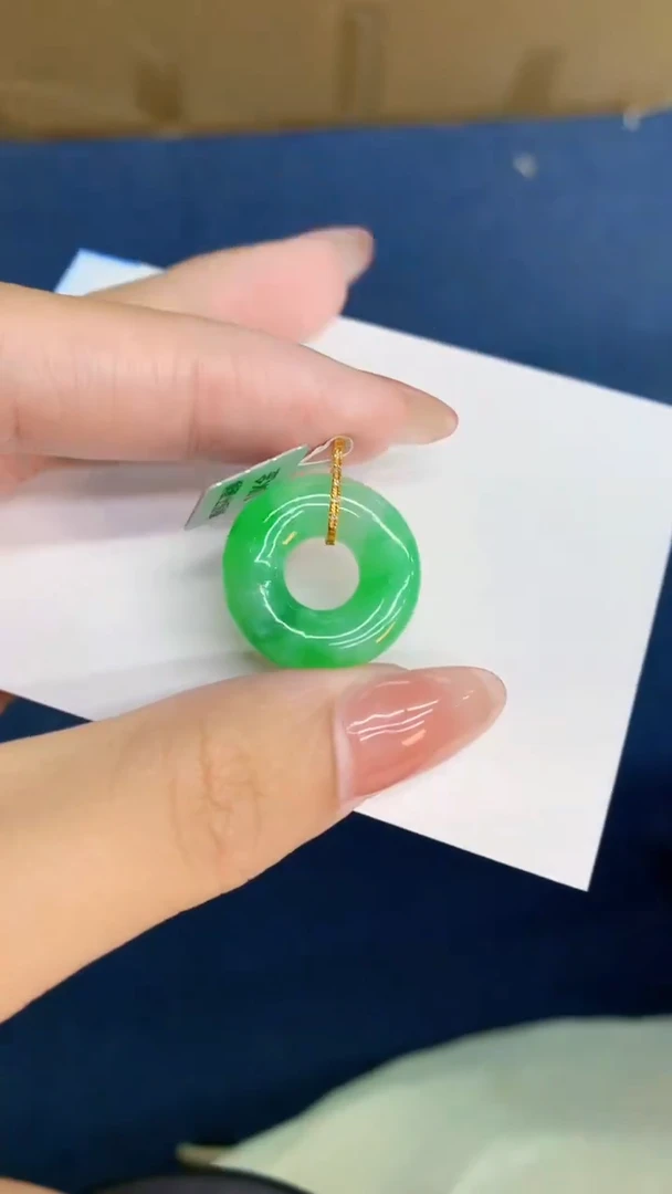 翡翠18K金镶嵌颈饰           1