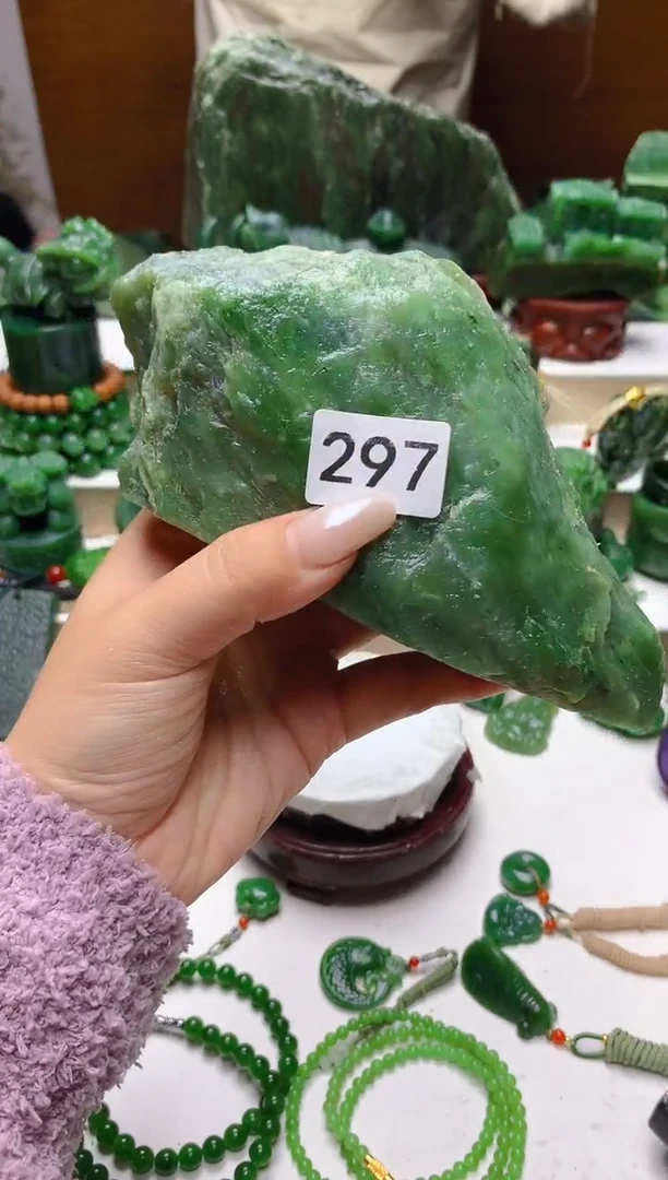 未镶嵌和田玉（碧玉）珠宝半成品1