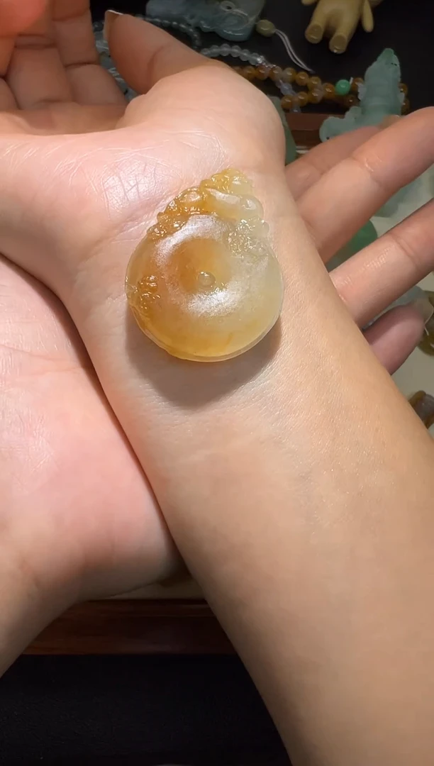 未镶嵌翡翠耳饰冰黄仿古牌