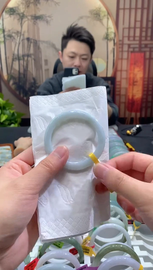 未镶嵌手镯翡翠000084524