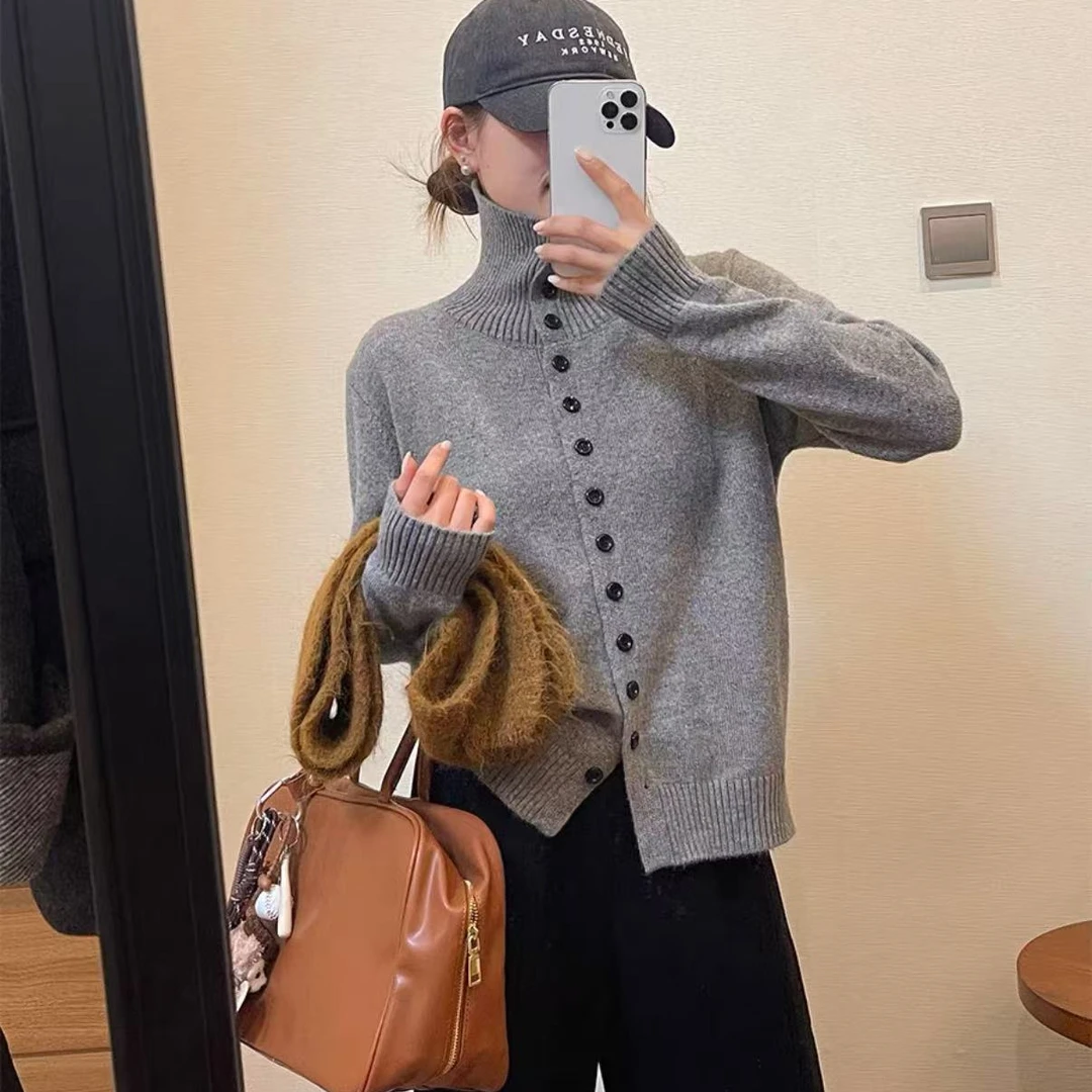 格调美美 014一排扣针织毛衣