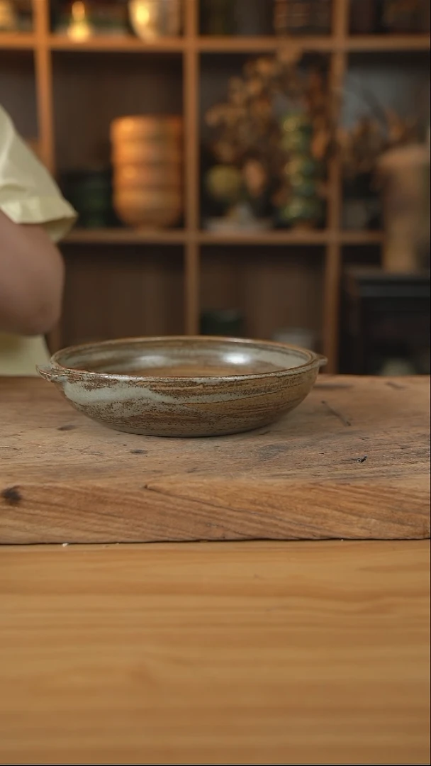 岁月风情的8英寸双耳盘