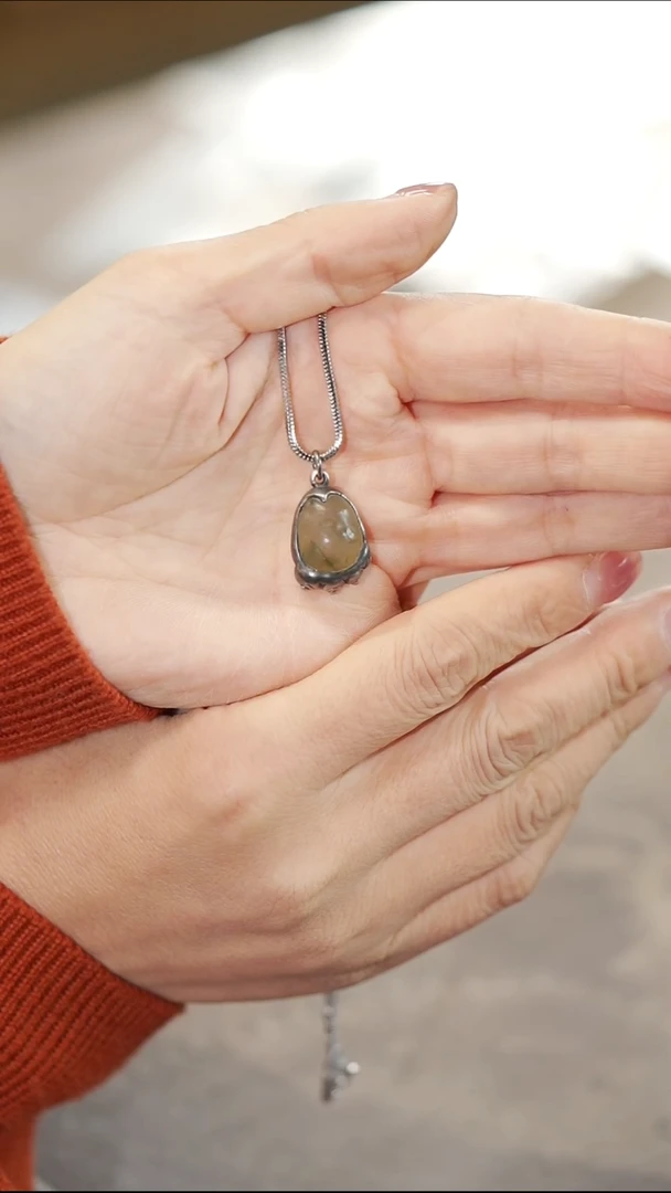 木苏****离设计款熊掌吊坠