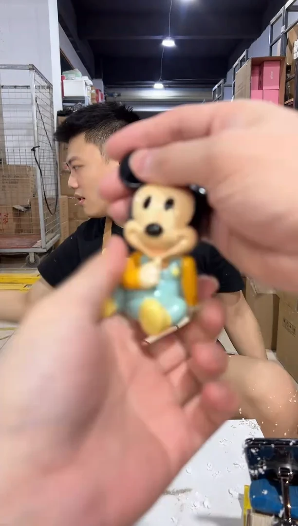 瓷片Ｑ版米奇蹲坐小摆件