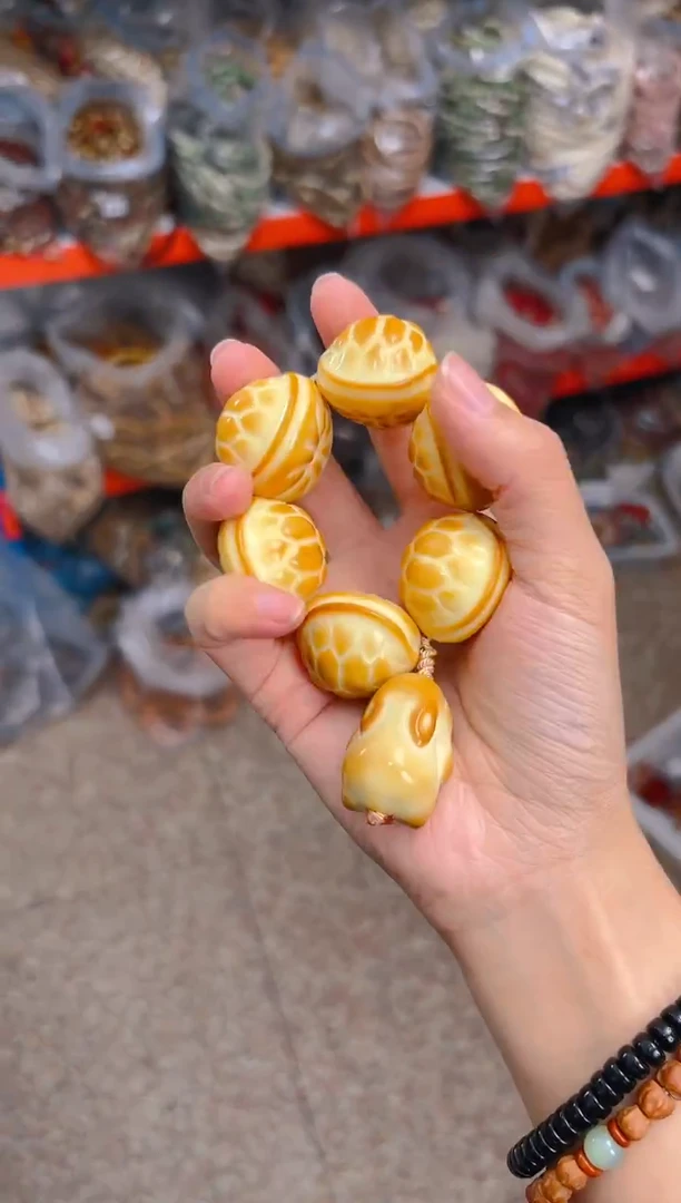 吊坠菩提根/象牙果超级大富甲手捻 黄色兔 30+