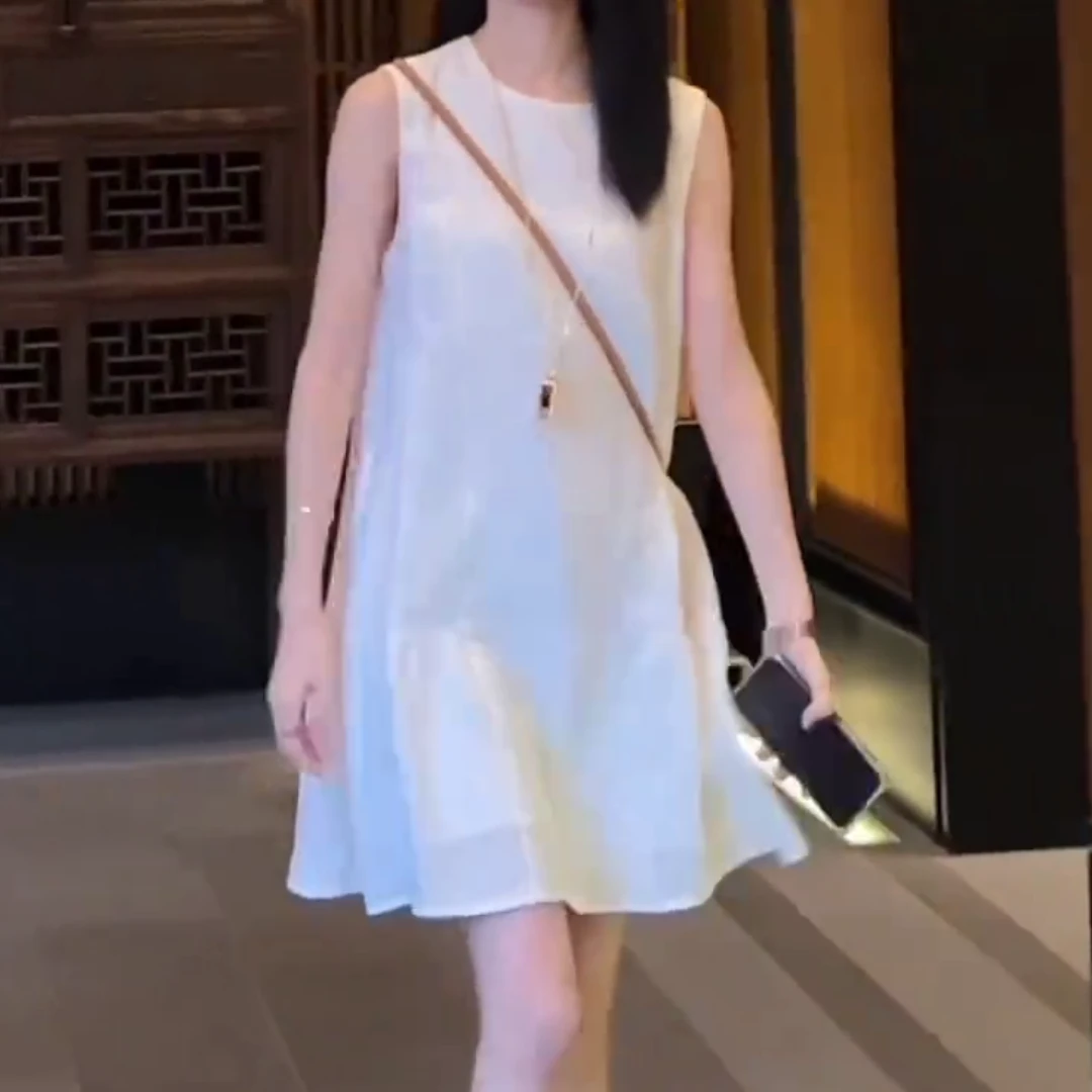 2025夏季新款时尚显瘦气质女士网红休闲连衣裙百搭款D6194