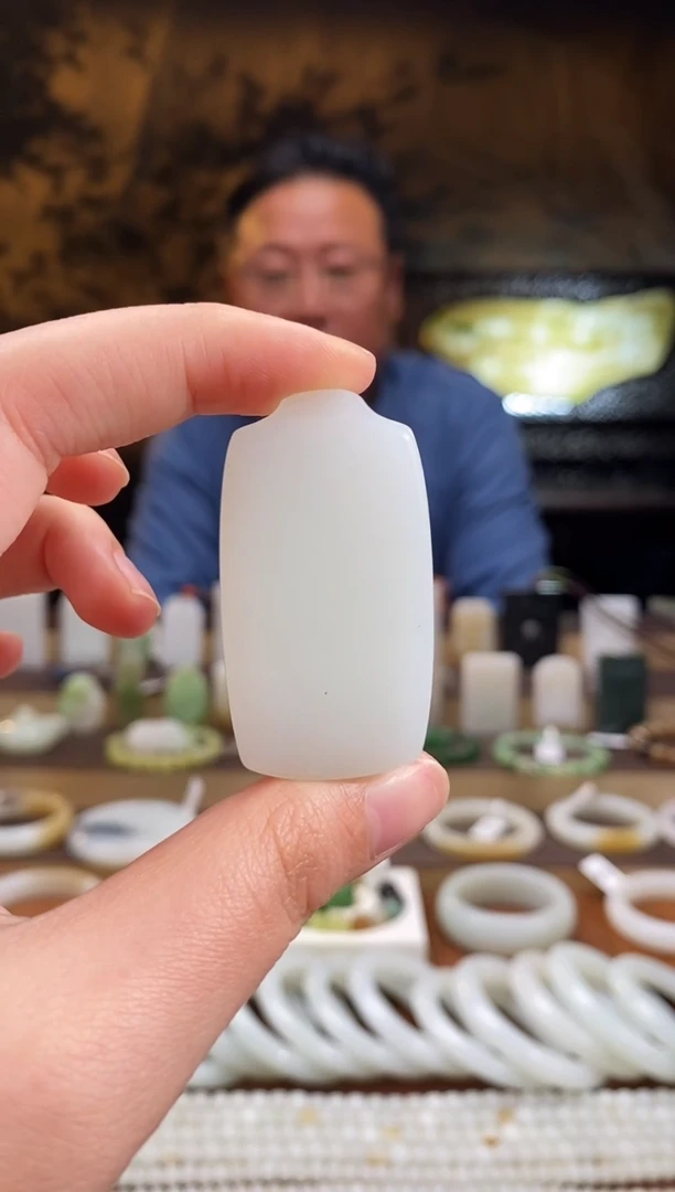 颈饰未镶嵌和田玉白玉 平安牌