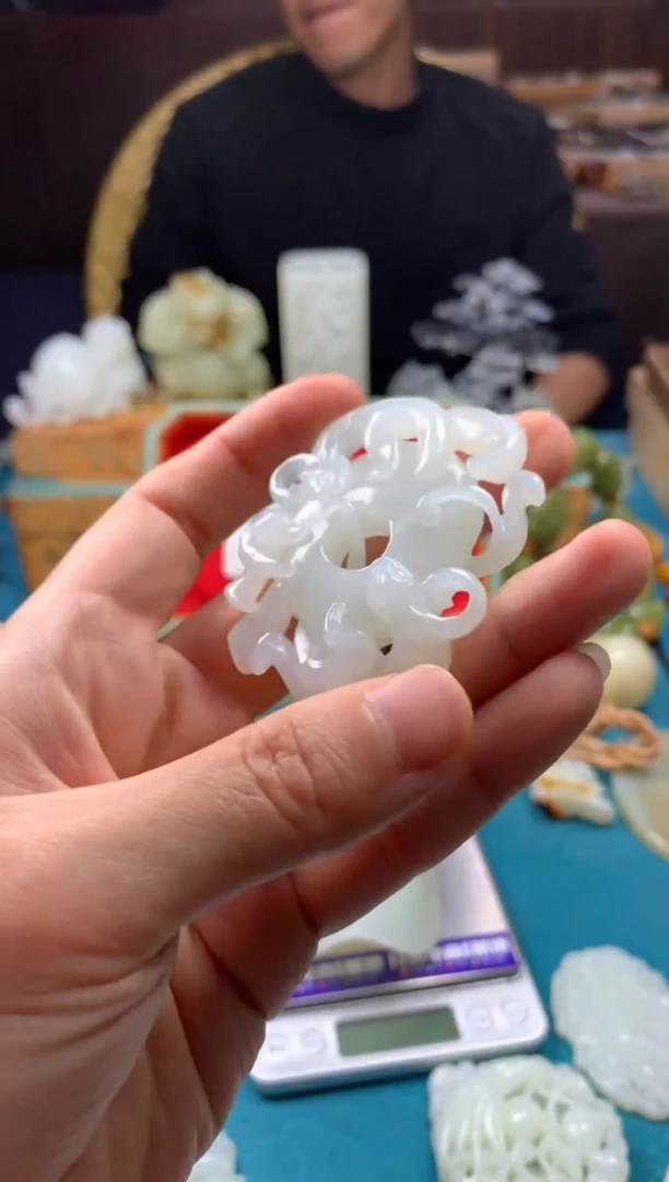 颈饰未镶嵌翡翠1