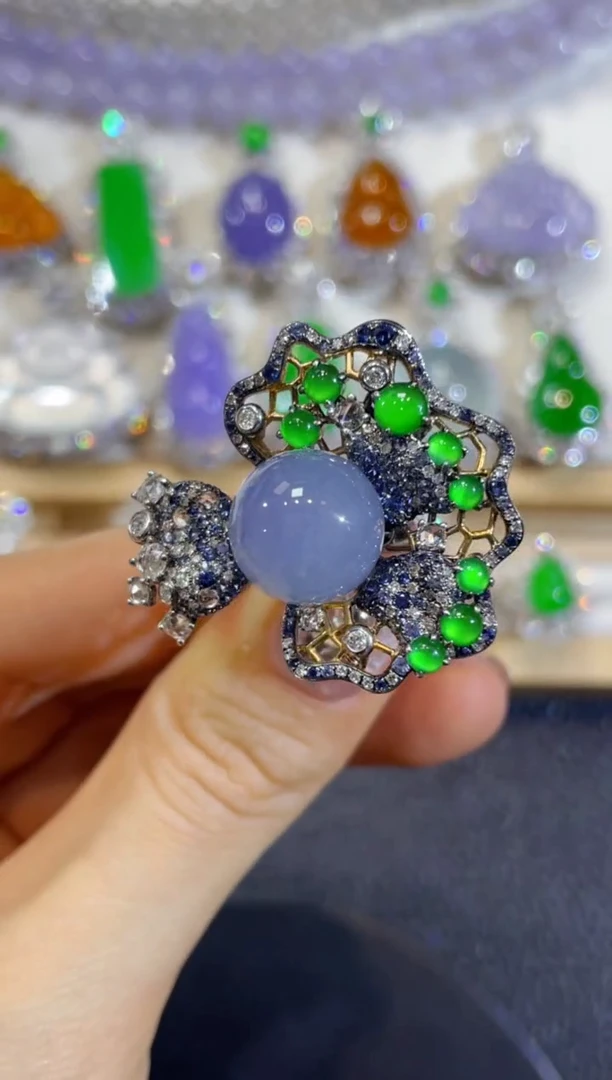 颈饰18K金镶嵌翡翠团购34