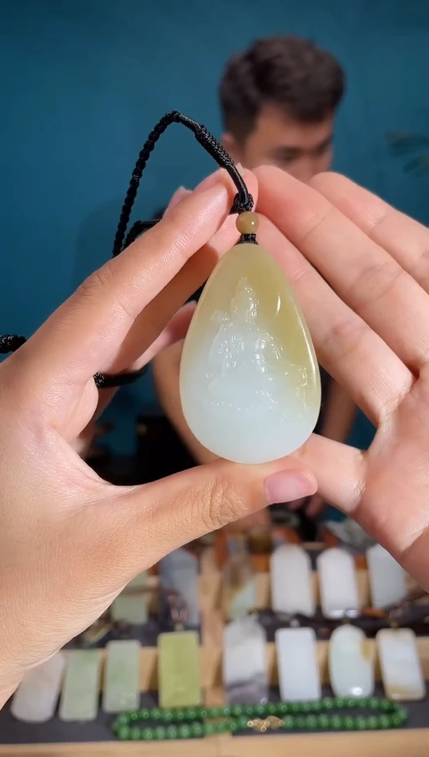 颈饰未镶嵌和田玉1