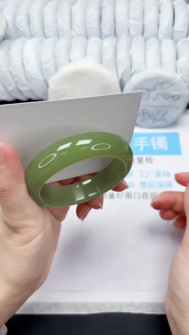 【闪购商品】石英质玉手镯未镶嵌447-