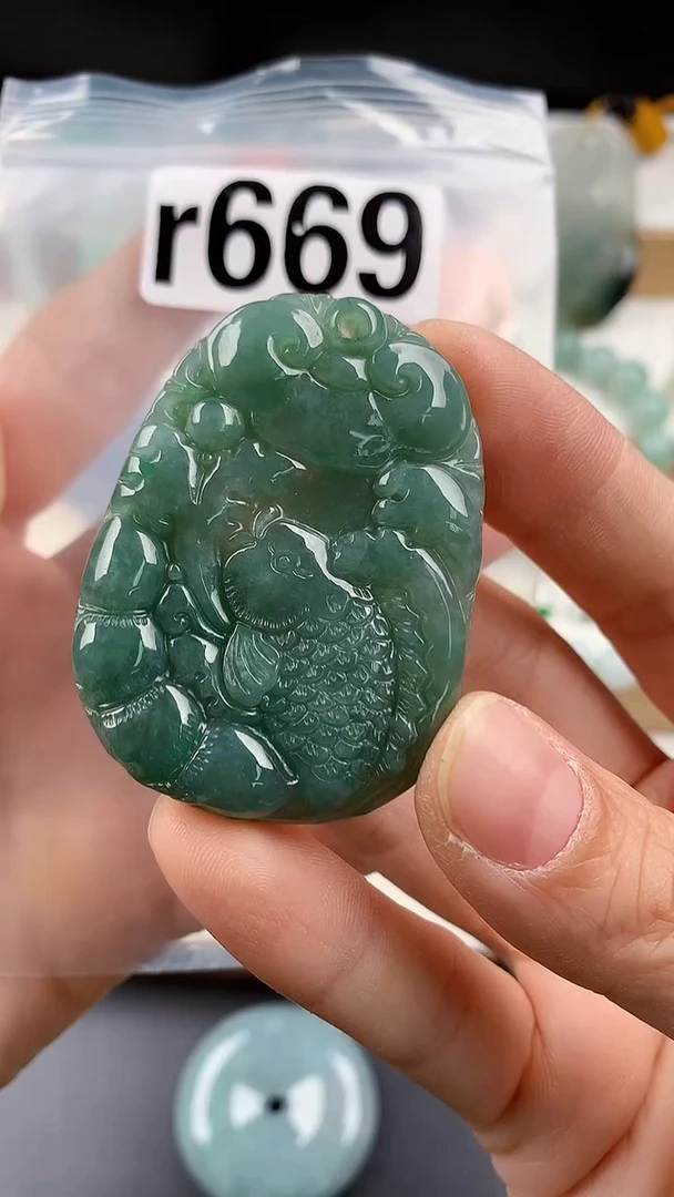 颈饰未镶嵌翡翠天然翡翠吊坠挂件