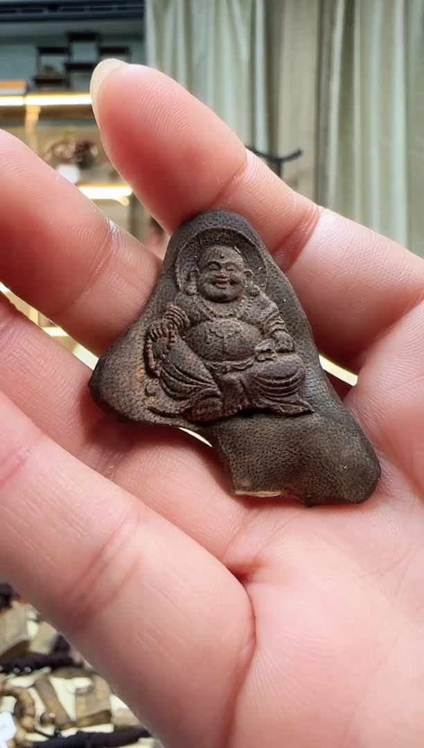 吊坠沉香佛公雕刻牌