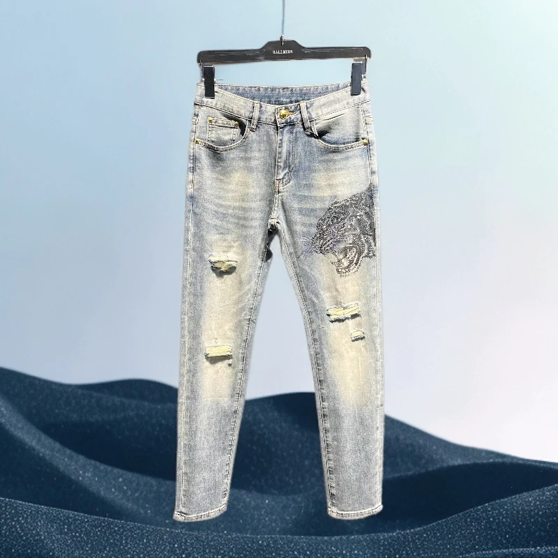 巴赛娜缇破洞牛仔裤男士春夏新款韩版修身直筒小脚裤潮流时尚烫钻