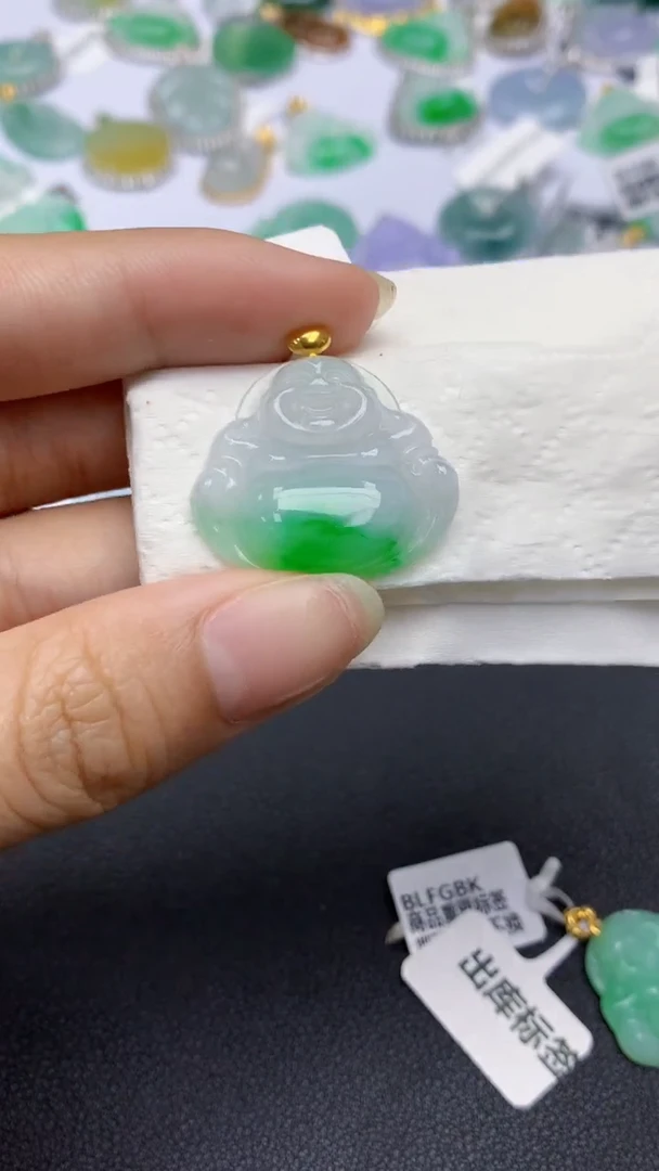 翡翠18K金镶嵌颈饰天然缅甸a货翡翠