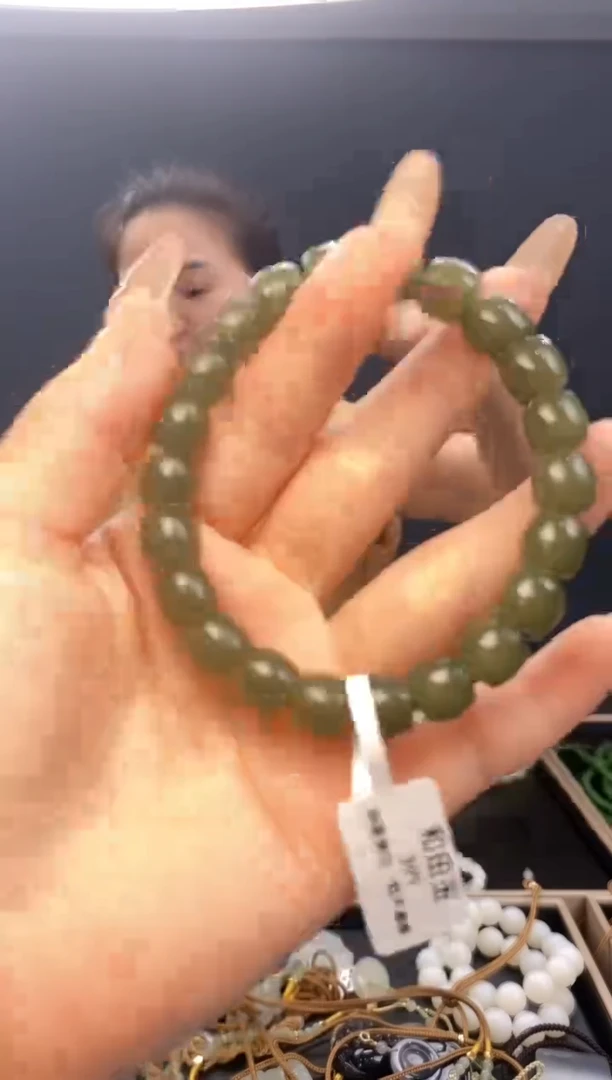 和田玉未镶嵌颈饰拍一发一