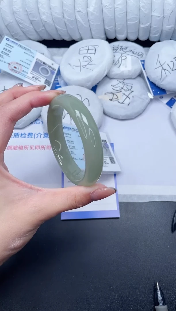 未镶嵌手镯石英质玉160-60.3DK