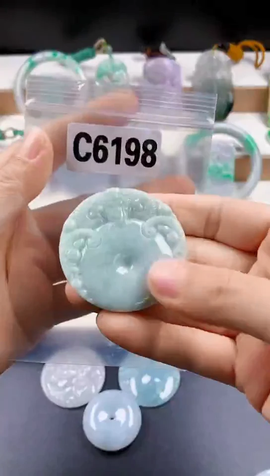 颈饰未镶嵌翡翠天然翡翠吊坠挂件