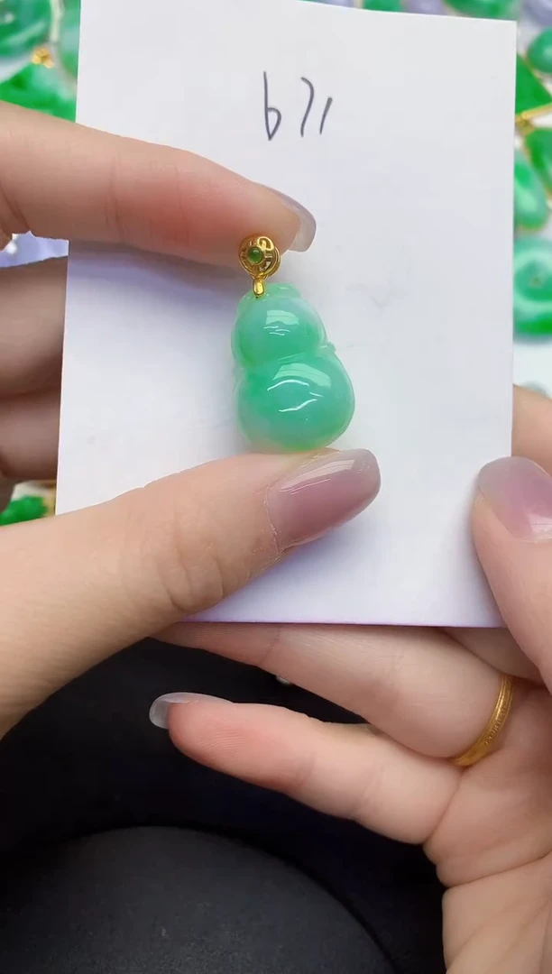 颈饰未镶嵌翡翠缅甸天然翡翠A货