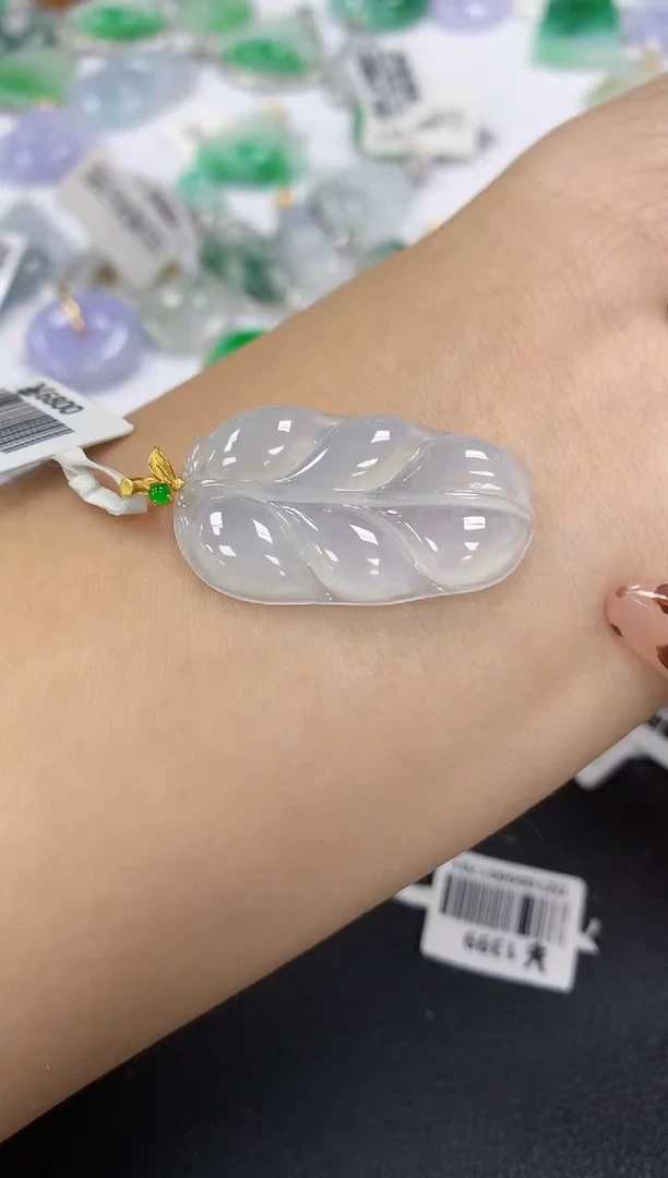 颈饰18K金镶嵌翡翠a货假一赔三支持复检百元上9元证书费自理