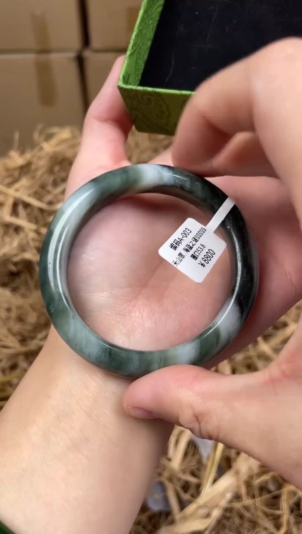 未镶嵌手镯石英质玉A003