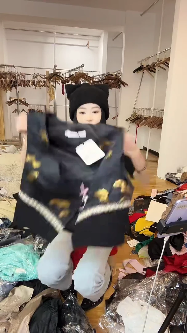 马甲       M码       80-110斤