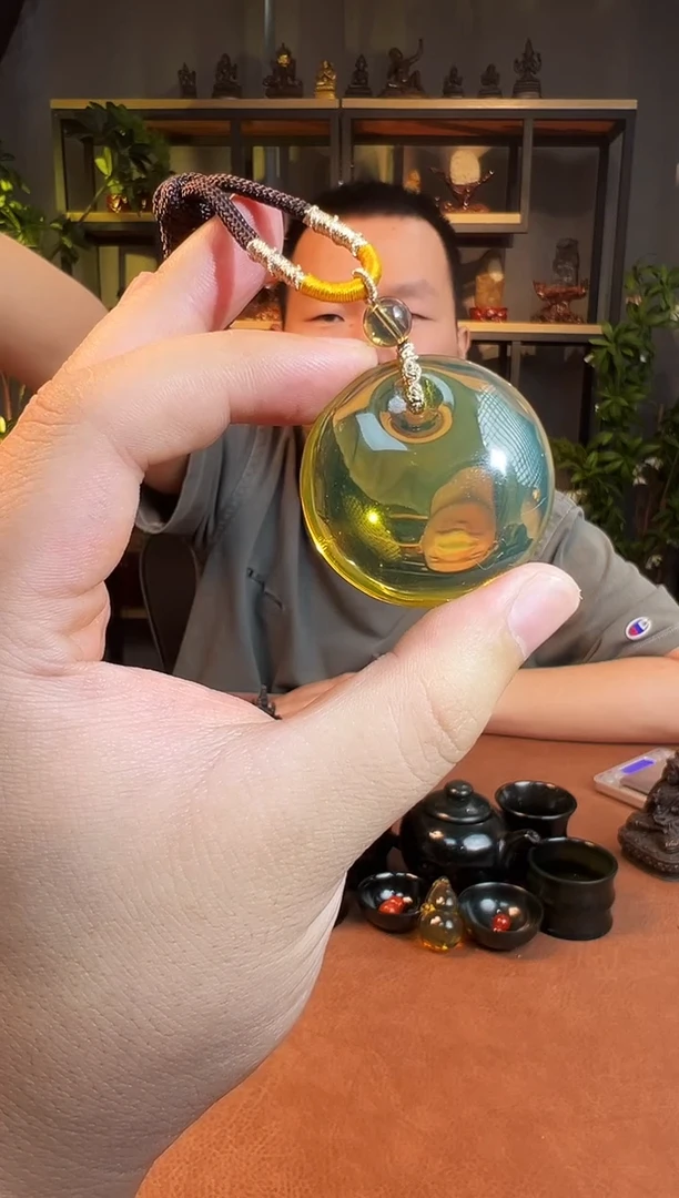 琥珀吊坠(赠链)未镶嵌白**龙挂件