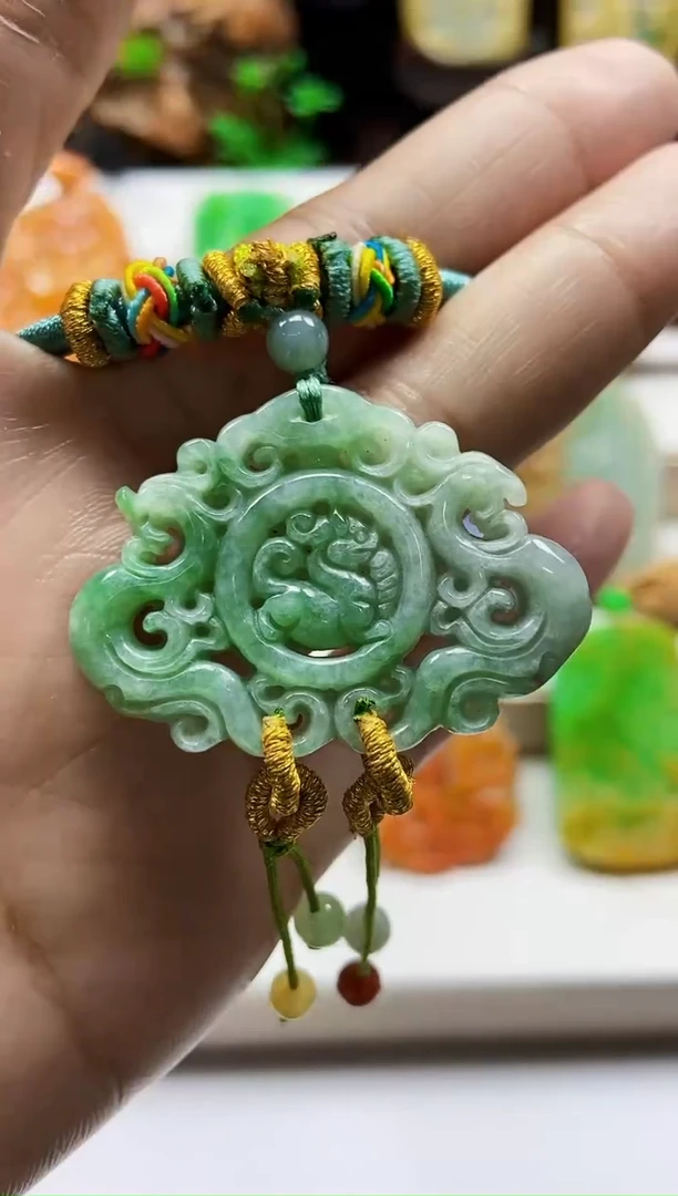 颈饰未镶嵌翡翠翡翠A货