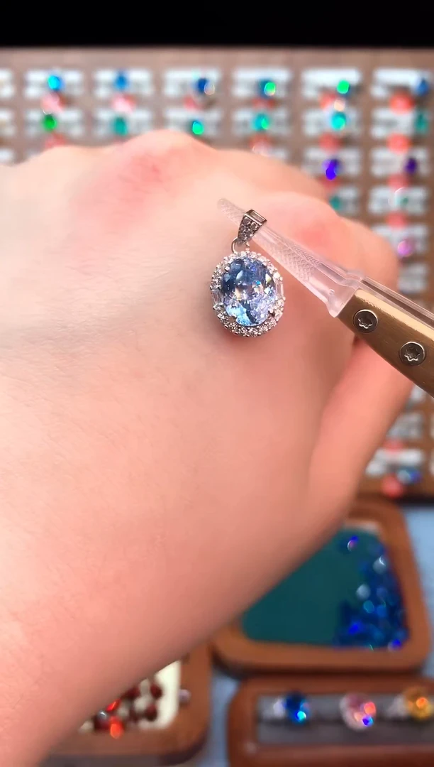 银S925镶嵌吊坠(赠链)海蓝宝石......