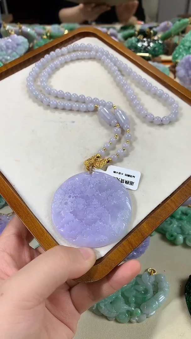 颈饰未镶嵌翡翠吊坠
