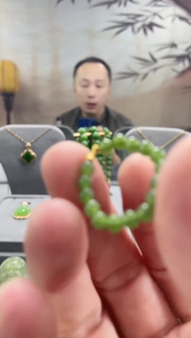 18K金镶嵌戒指和田玉18K金镶嵌 戒指 和田玉