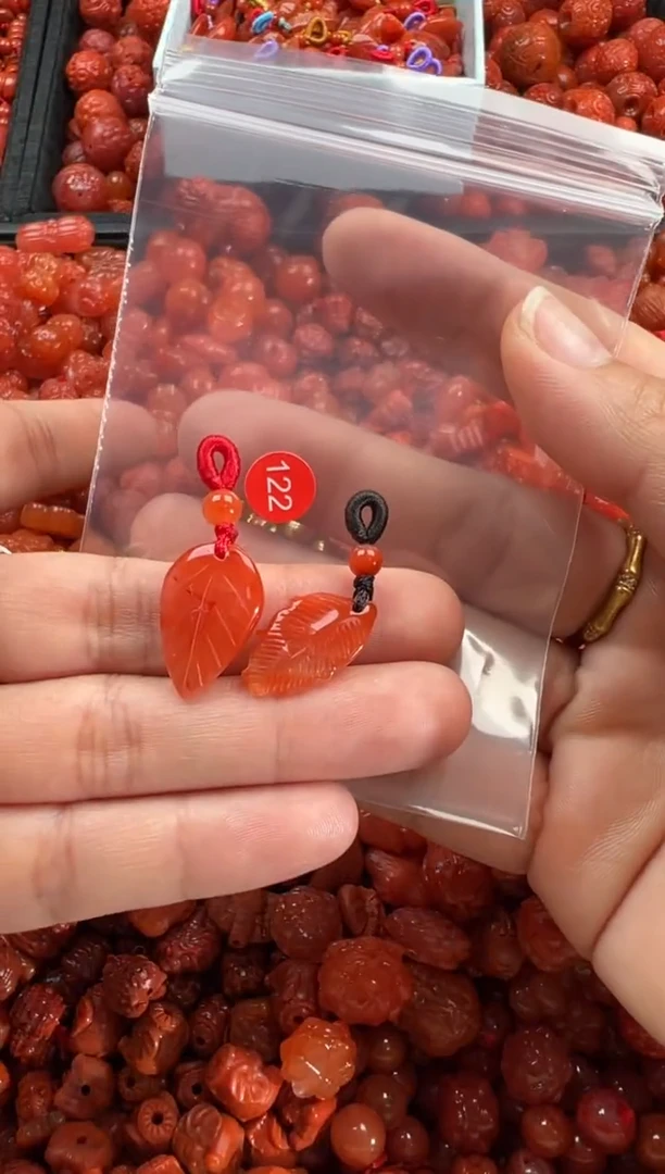 【闪购商品】南红玛瑙颈饰未镶嵌1