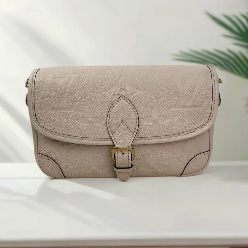 未使用 LouisVuitton/路易威登 全新法棍包 白色款 单肩包809312