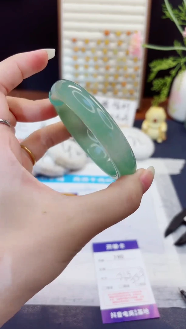 未镶嵌手镯石英质玉190-东陵玉-圈口56
