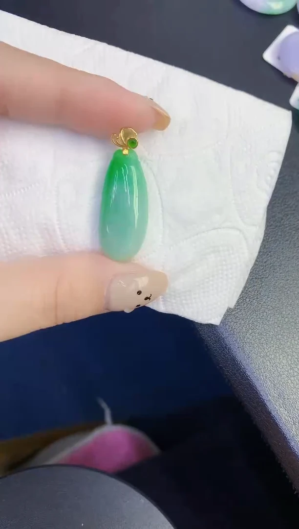 颈饰未镶嵌翡翠缅甸天然翡翠A货