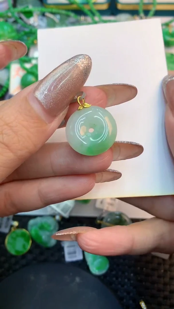 颈饰未镶嵌翡翠1